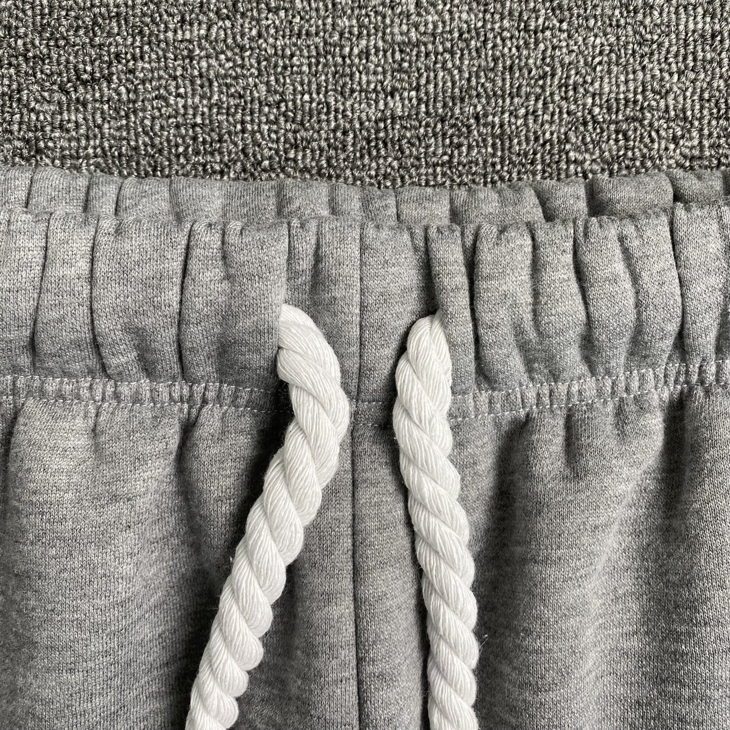 SYNA WORLD SYNA LOGO SWEATPANTS GREY - Vanté®