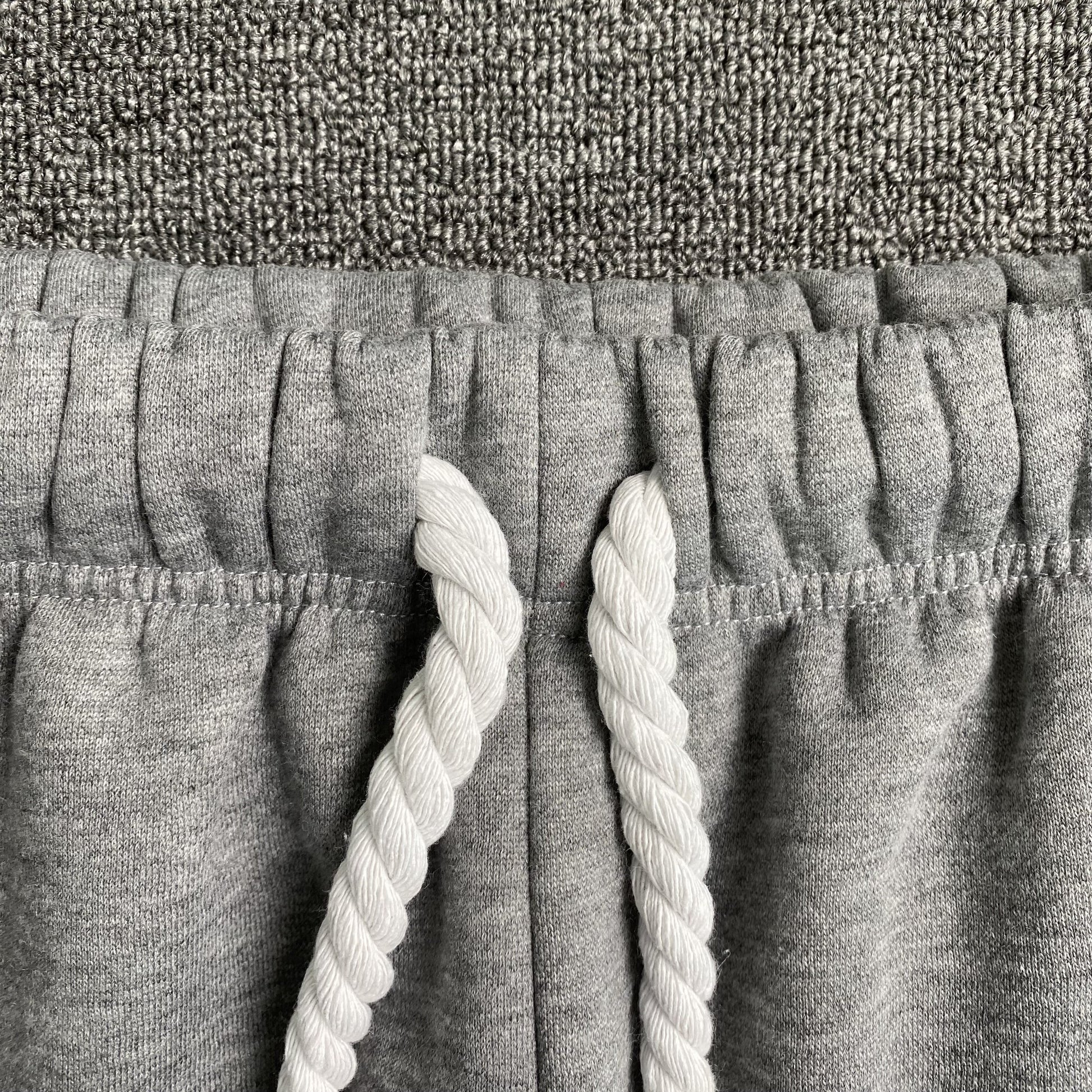 SYNA WORLD SYNA LOGO SWEATPANTS GREY - Vanté®