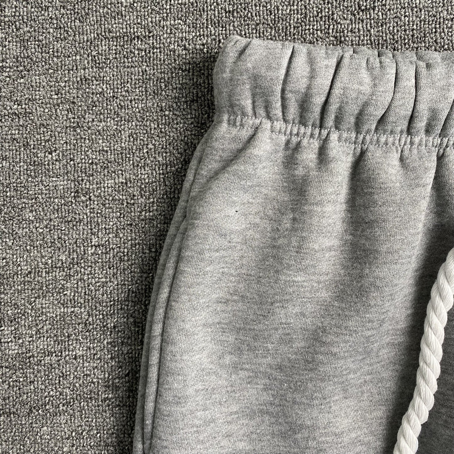 SYNA WORLD SYNA LOGO SWEATPANTS GREY - Vanté®