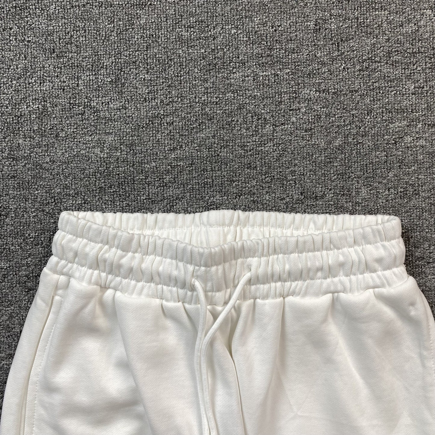 DENIM TEARS COTTON WREATH SWEATPANTS WHITE - Vanté®