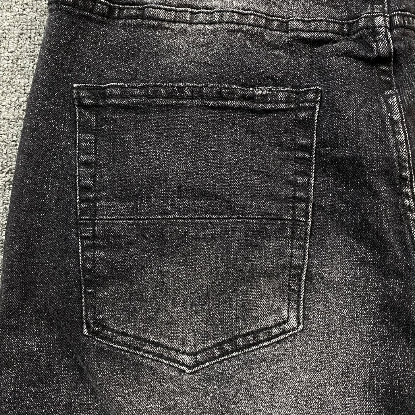 AMIRI VARSITY LOGO REPAIR JEANS - Vanté®