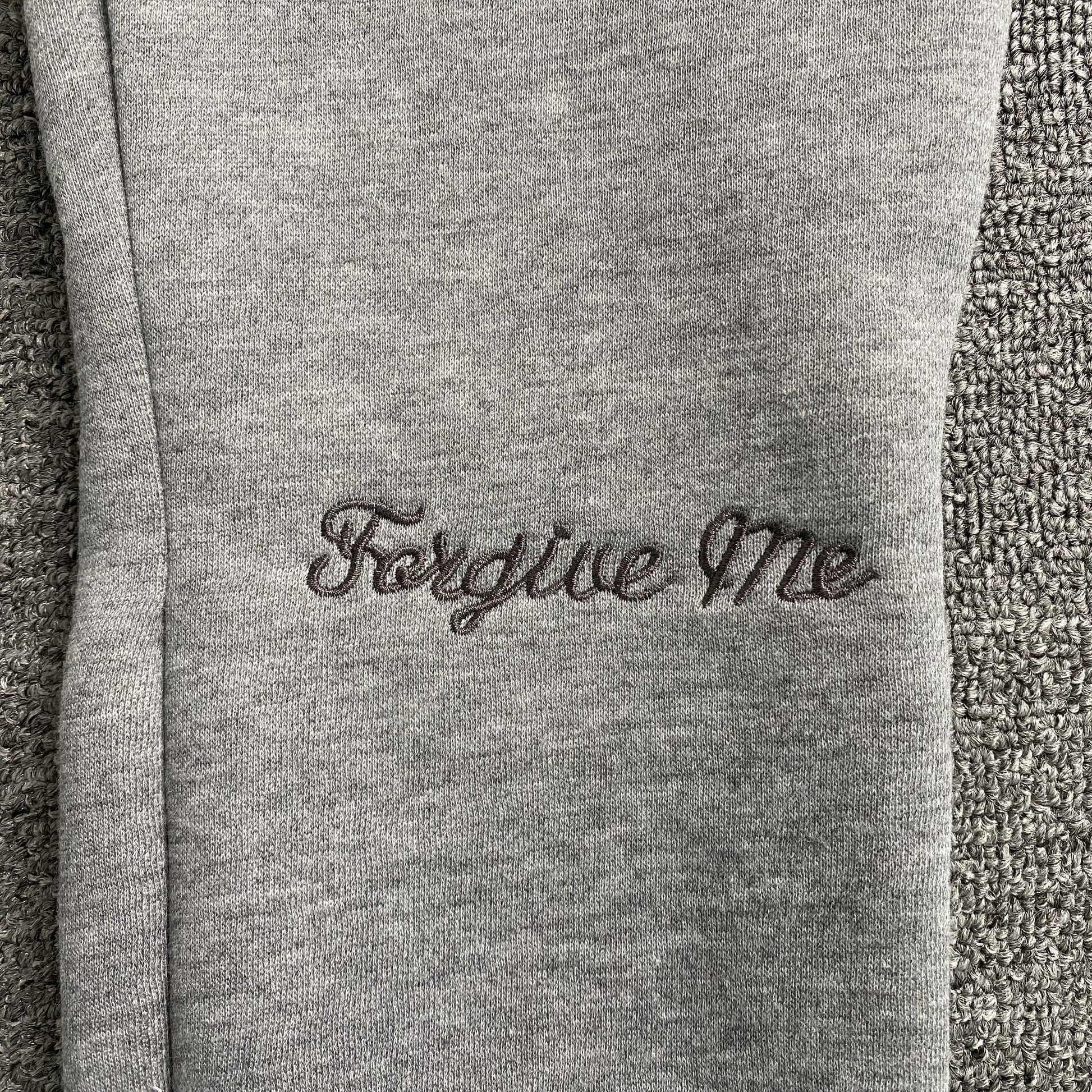 SYNA WORLD SYNA LOGO SWEATPANTS GREY - Vanté®